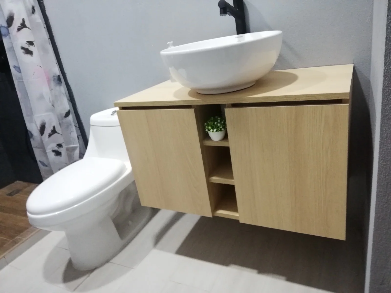 Imagen 2 del proyecto Lavamanos flotante para uso diario en Baño / lectura clara miniatura