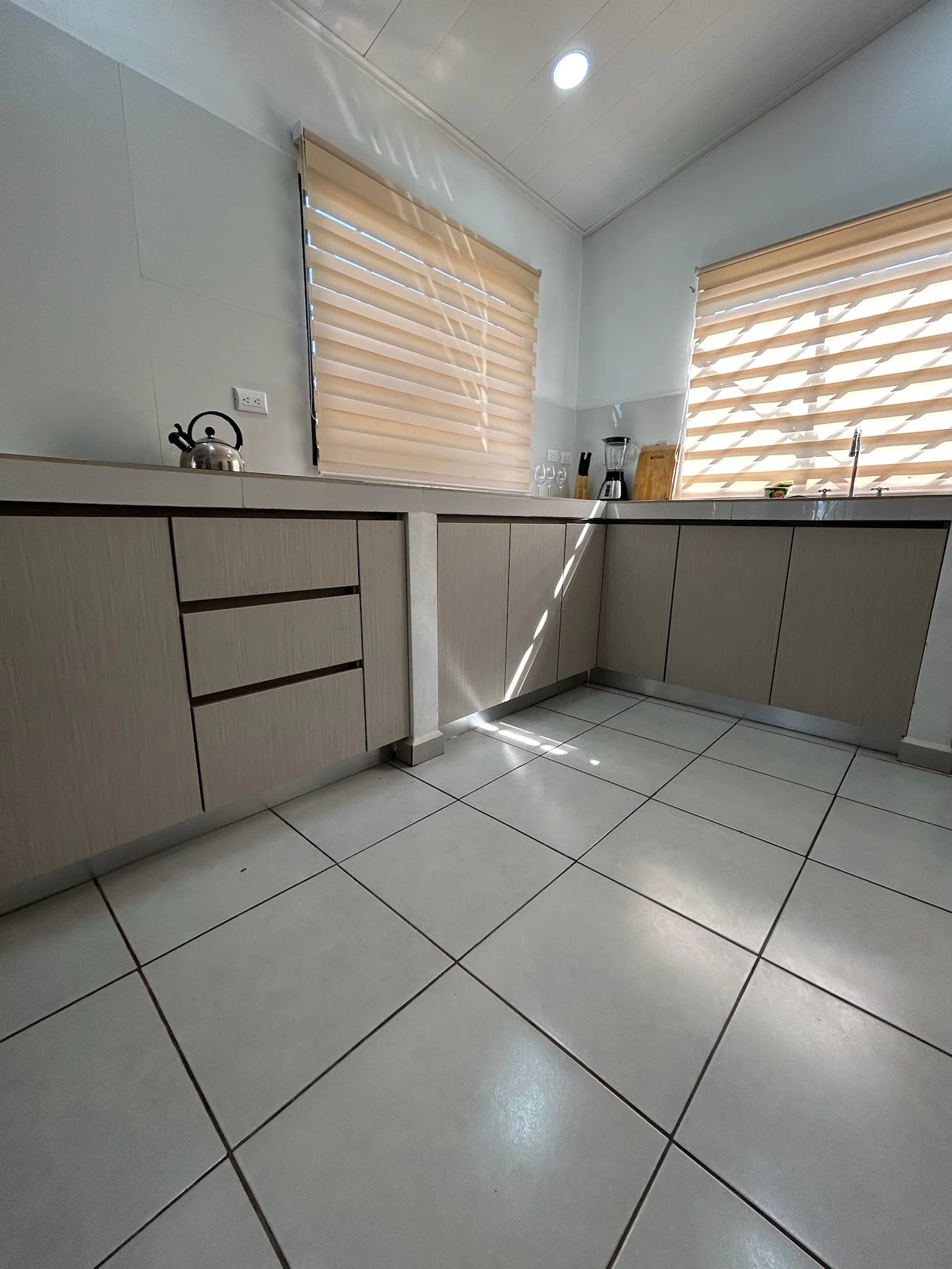 Imagen 5 del proyecto Cocina luminosa de líneas suaves en Cocina / uso diario familiar miniatura