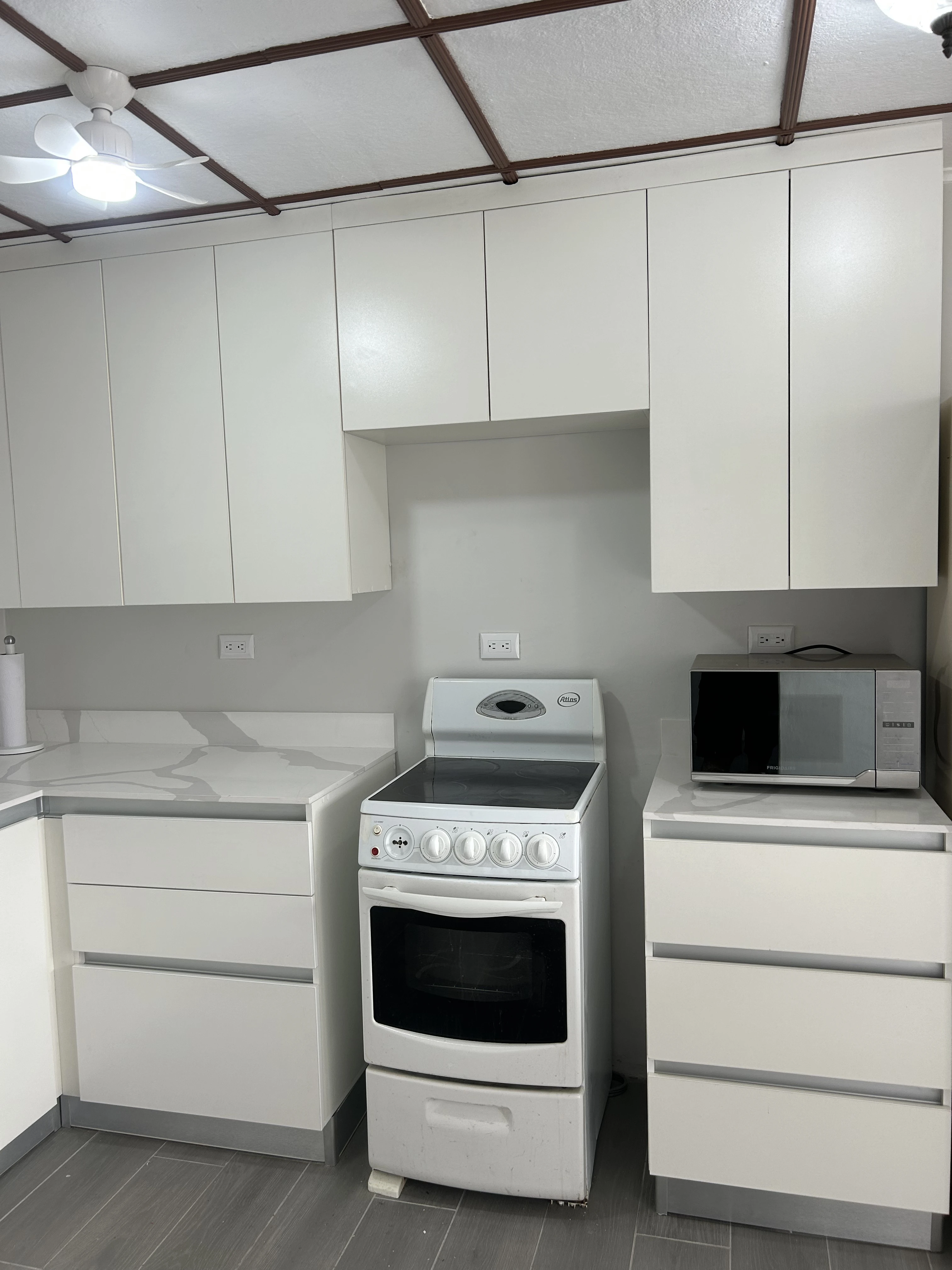 Imagen 4 del proyecto Cocina blanca de renovación total en Cocina / replanteamiento completo miniatura