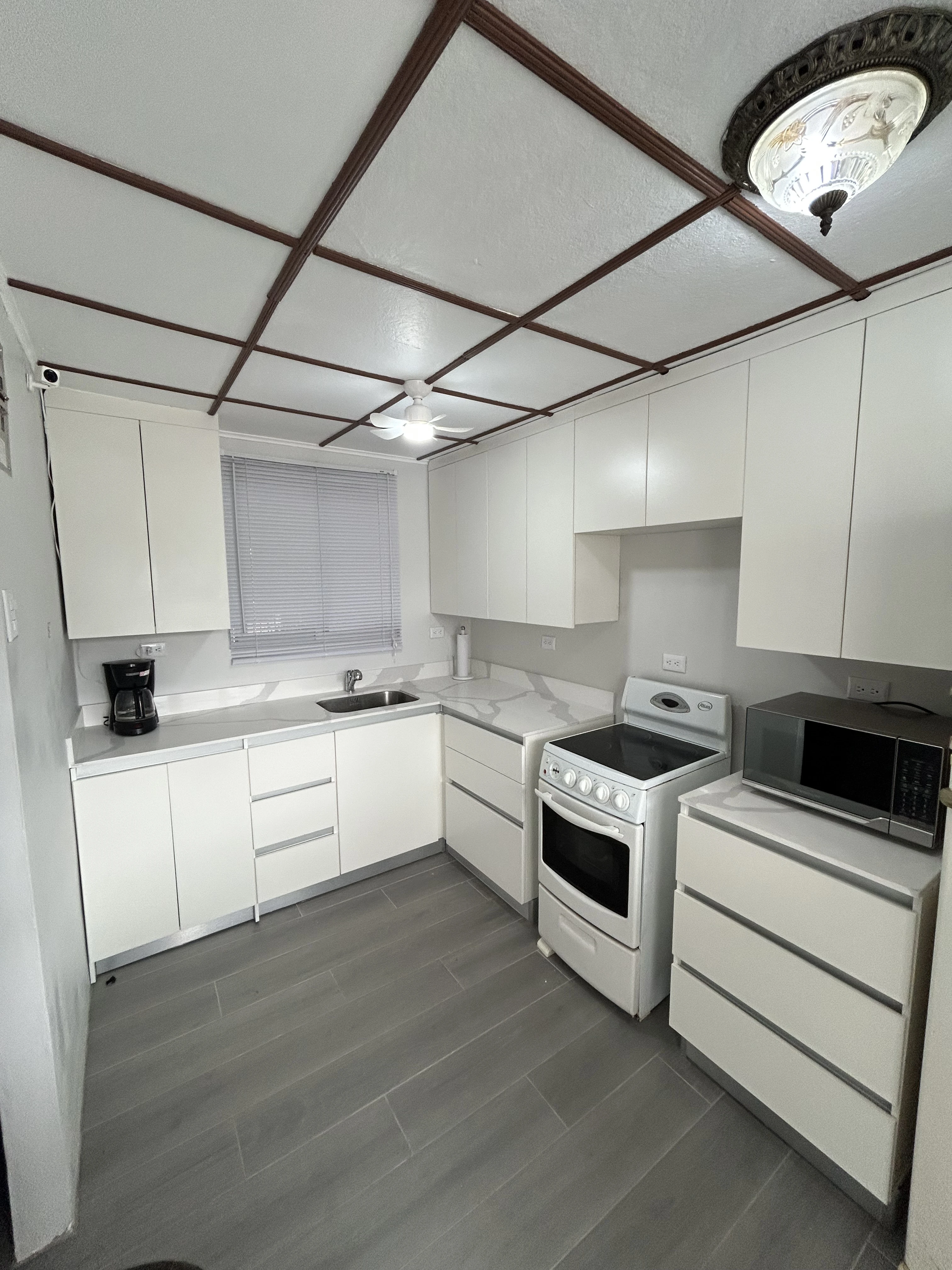 Imagen 9 del proyecto Cocina blanca de renovación total en Cocina / replanteamiento completo miniatura
