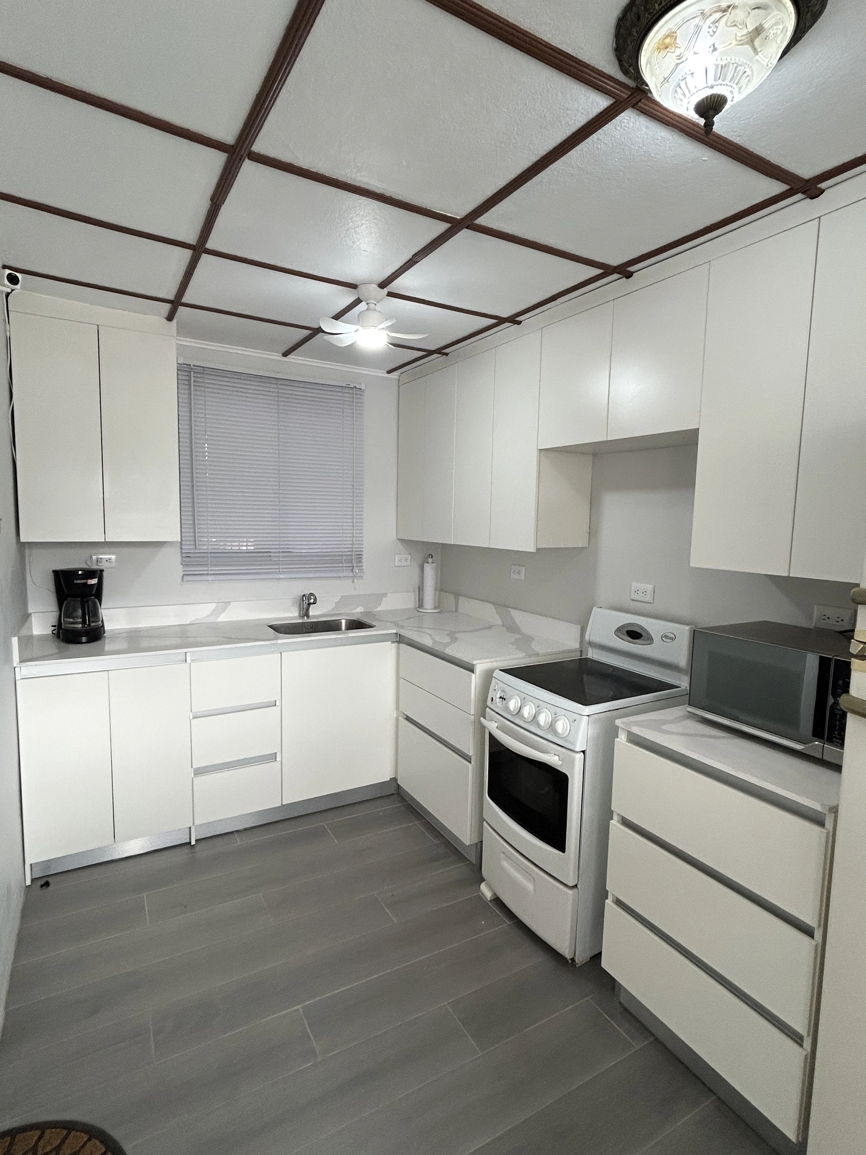Imagen 10 del proyecto Cocina blanca de renovación total en Cocina / replanteamiento completo miniatura